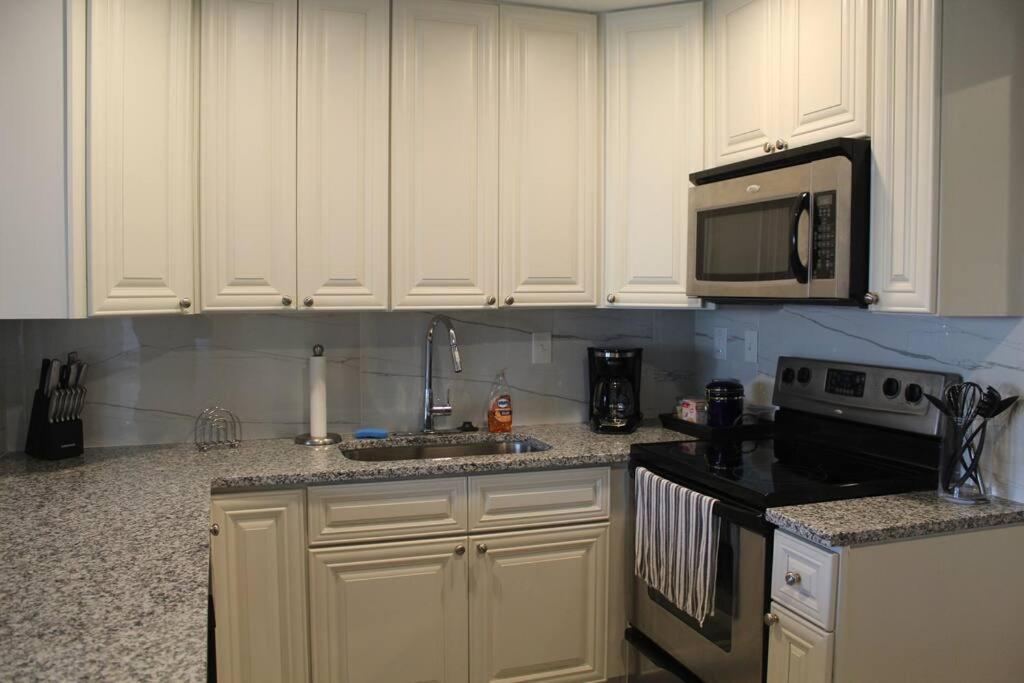 ☆The Oasis In Murray Hill☆ -Sleeps 8- Wifi- Cozy 傑克遜維爾 外观 照片